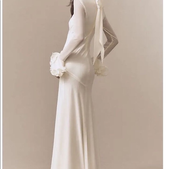 DE LA VALI DAIRA MOCK-NECK RUFFLE LONG-SLEEVE BIAS-CUT MAXI DRESS - Picture 4 of 5